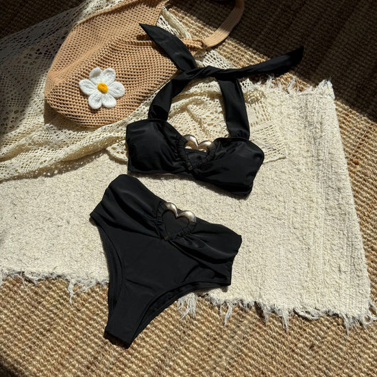 ✨ AMOR INTENSO – Biquíni esculpido com detalhe icônico de coração