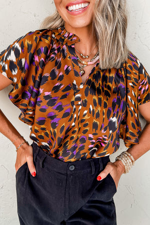 Laranja leopardo drapeado com manga curta Slit V Blouse pescoço
