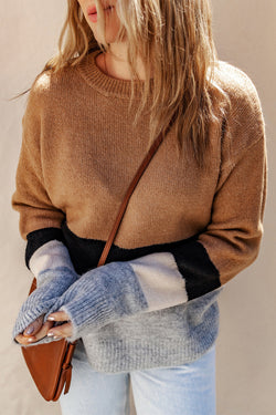 Maglione in maglia a fili a strisce a strisce di colore marrone