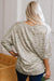 Camiseta de ajuste suelto con cuello con estampado de leopardo gris