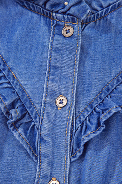 Scatto a bordo minerale blu cielo abbottonati fritti di denim