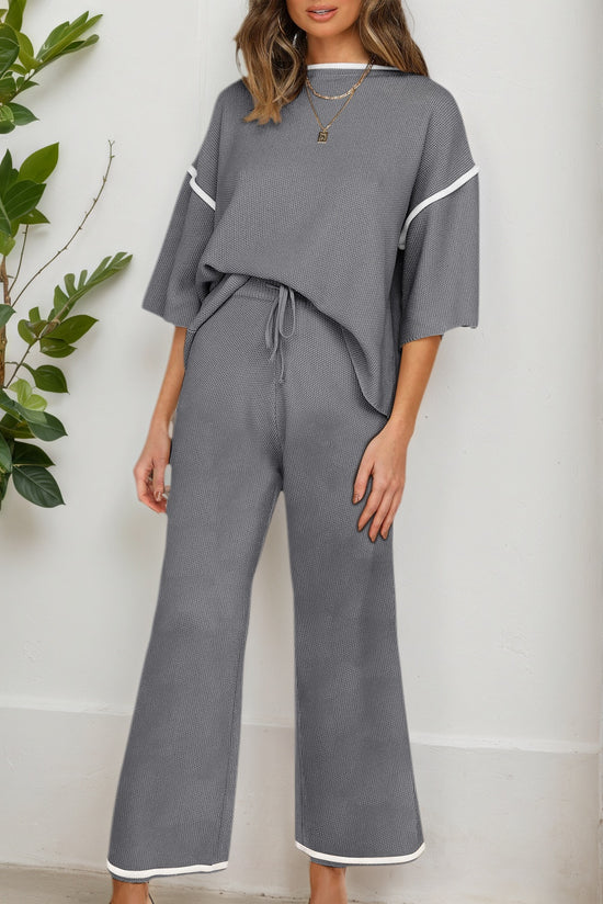 Costume 2 pièces ample avec haut à manches mi-longues et pantalon à cordon de serrage, garniture contrastée gris moyen