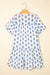 Mini vestido floral azul celeste com manga bufante amarrada no pescoço e bolso