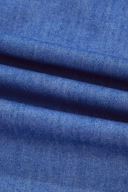 Scatto a bordo minerale blu cielo abbottonati fritti di denim