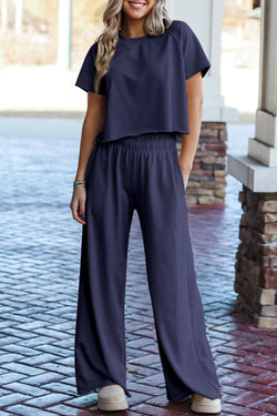 T-shirt lâche à ourlet brut bleu marine et pantalon de jambe large