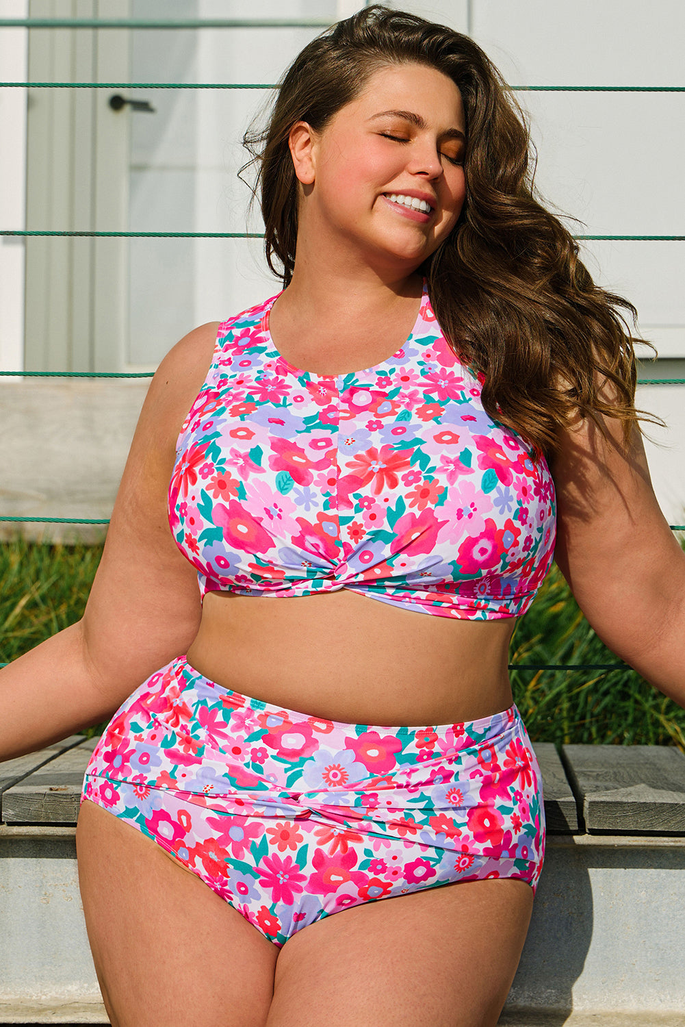 Rose de talla grande con estampado floral Twisted alta cintura con bikini