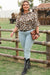Camisa abotonada de manga corta con estampado de leopardo de talla grande de talla grande