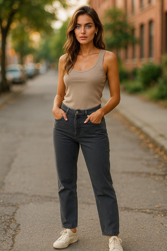 📦 Molto 25 pantaloni da donna - jeans misti, stili leggeri e estivi