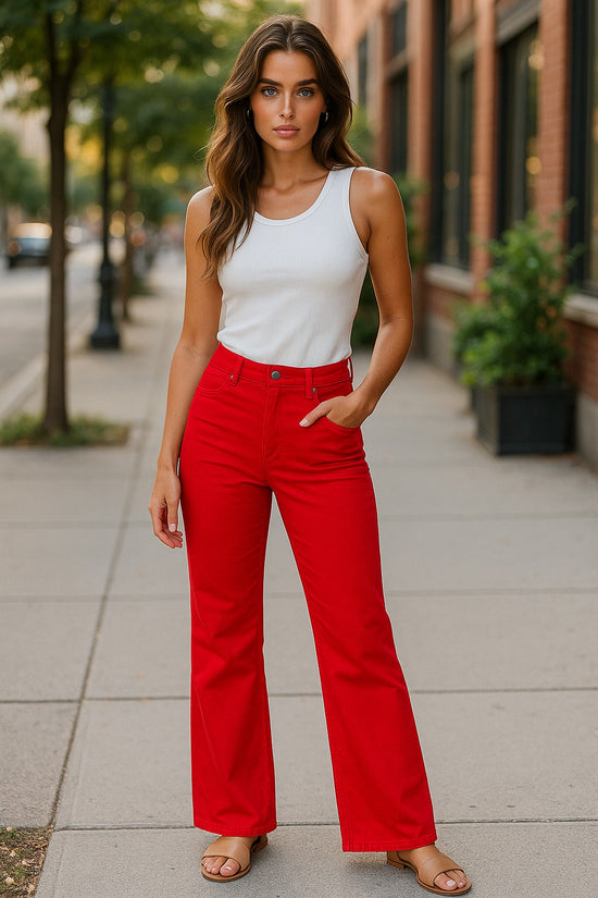 📦 Lot de 25 pantalons pour femmes — jeans mélangés, styles légers et d'été.