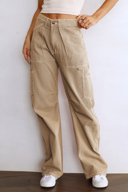 Pantalon cargo de la jambe droite de la taille haute kaki avec des poches