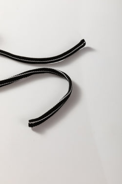 Top pullover con colletto a strisce bianche e set di pantaloni da coda