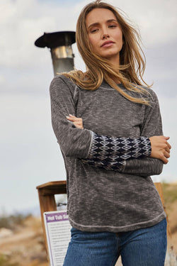Top a manica lunga a costine di patchwork grigio