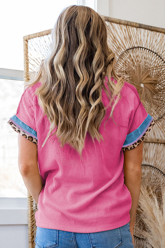 Maglietta con il collo in maglia con carnagio con corda di maglia