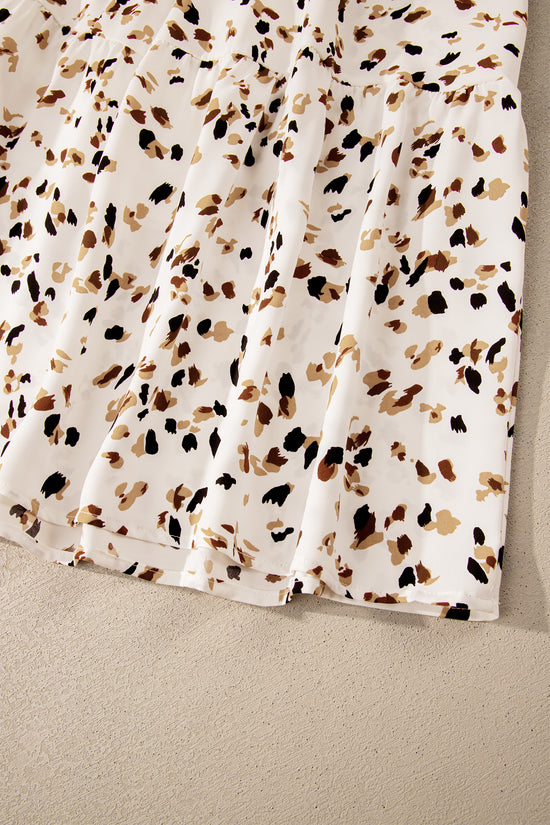 Robe beige à petites fleurs et imprimé floral, smockée, col carré, volants, manches courtes
